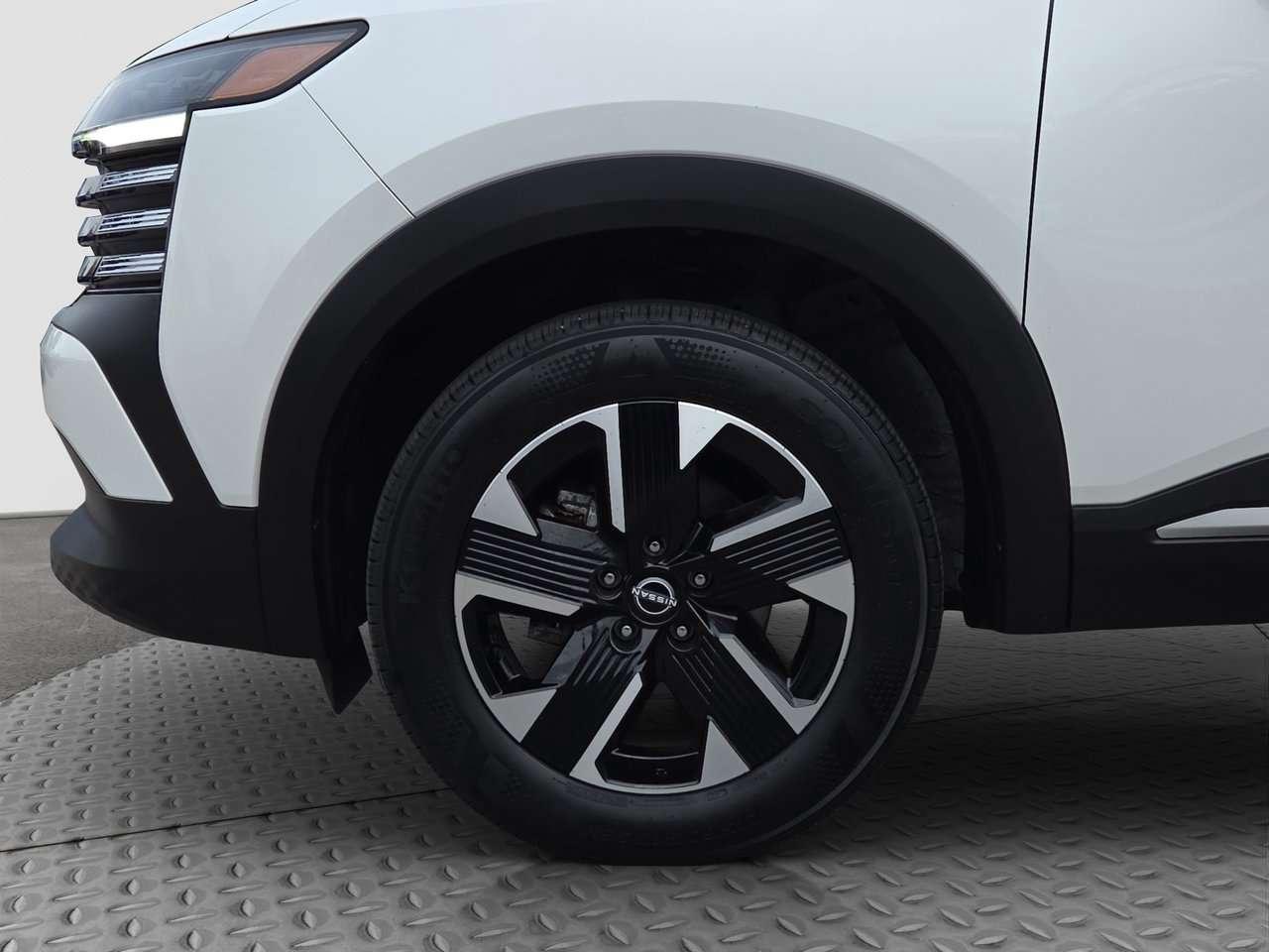 2025 Nissan Kicks SV Photo