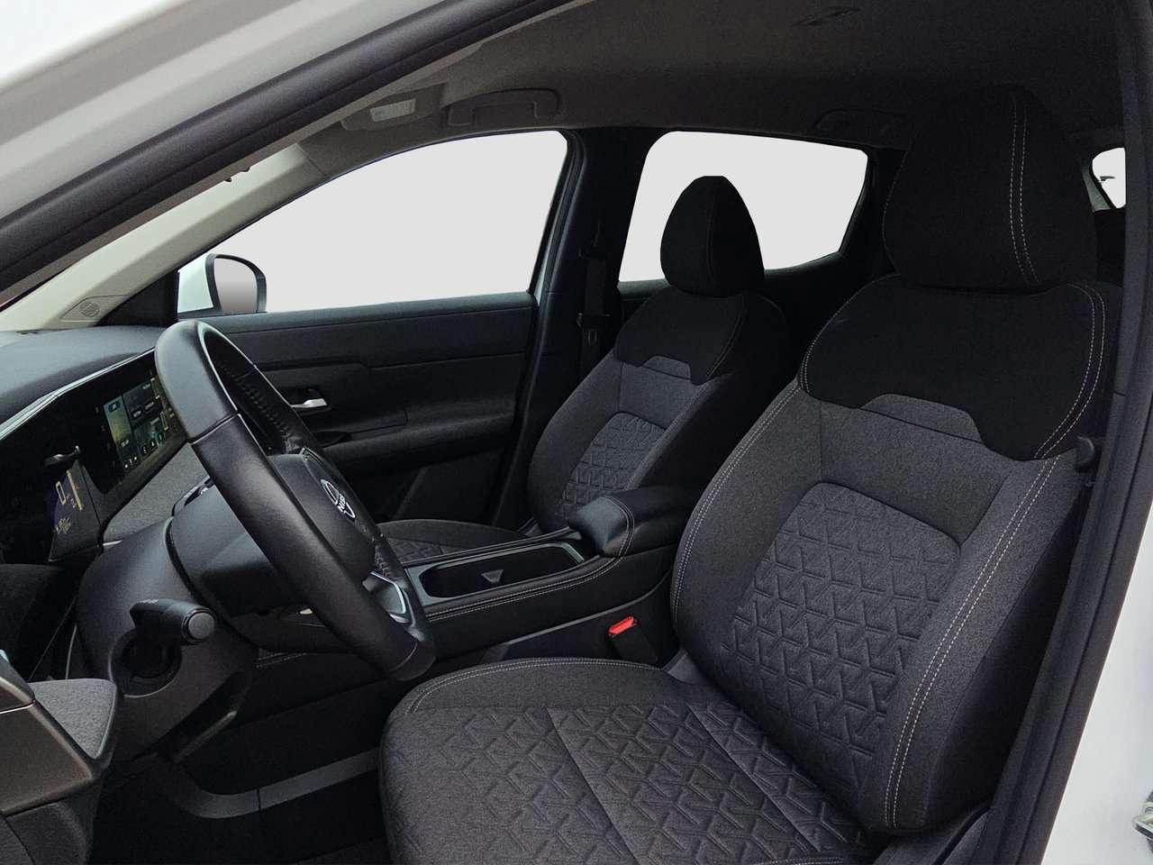 2025 Nissan Kicks SV Photo