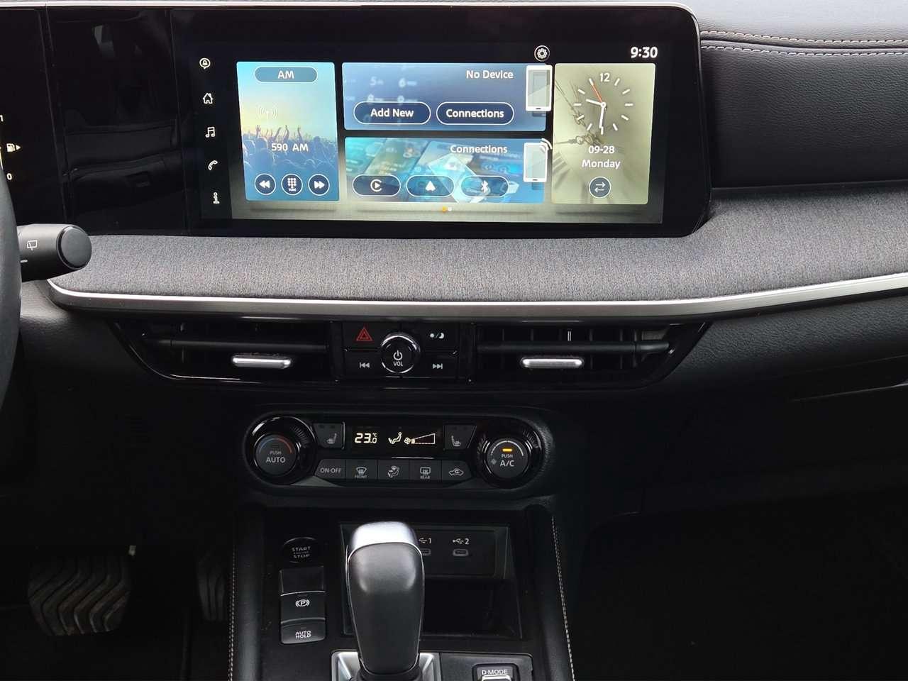 2025 Nissan Kicks SV Photo