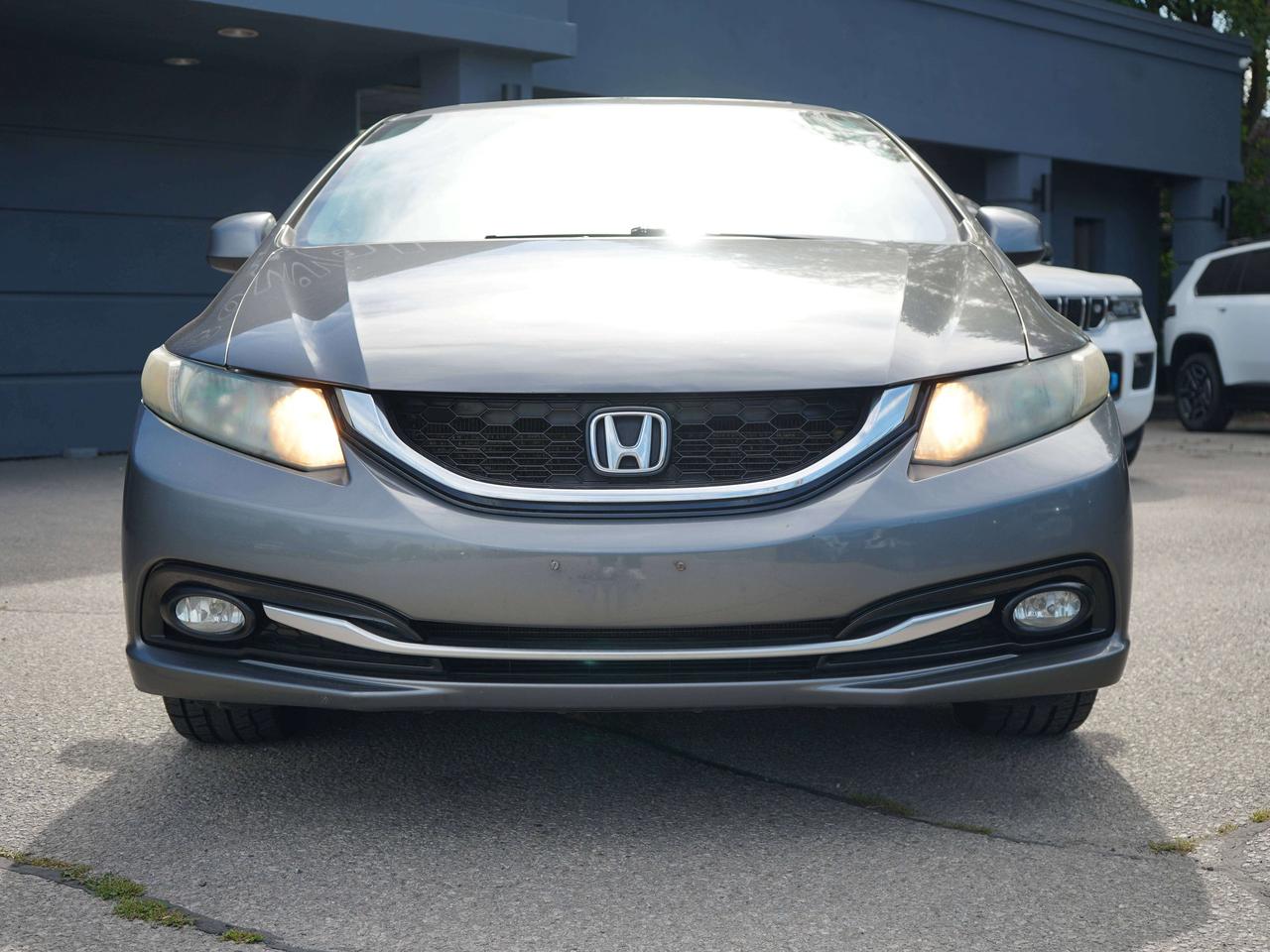2013 Honda Civic TOURING, FWD, NAVI, HEATED SEATS Photo