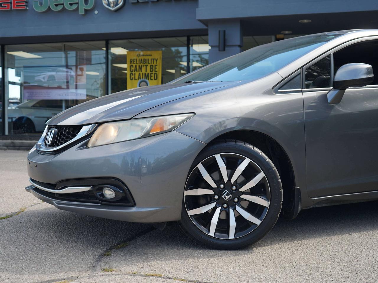 2013 Honda Civic TOURING, FWD, NAVI, HEATED SEATS Photo