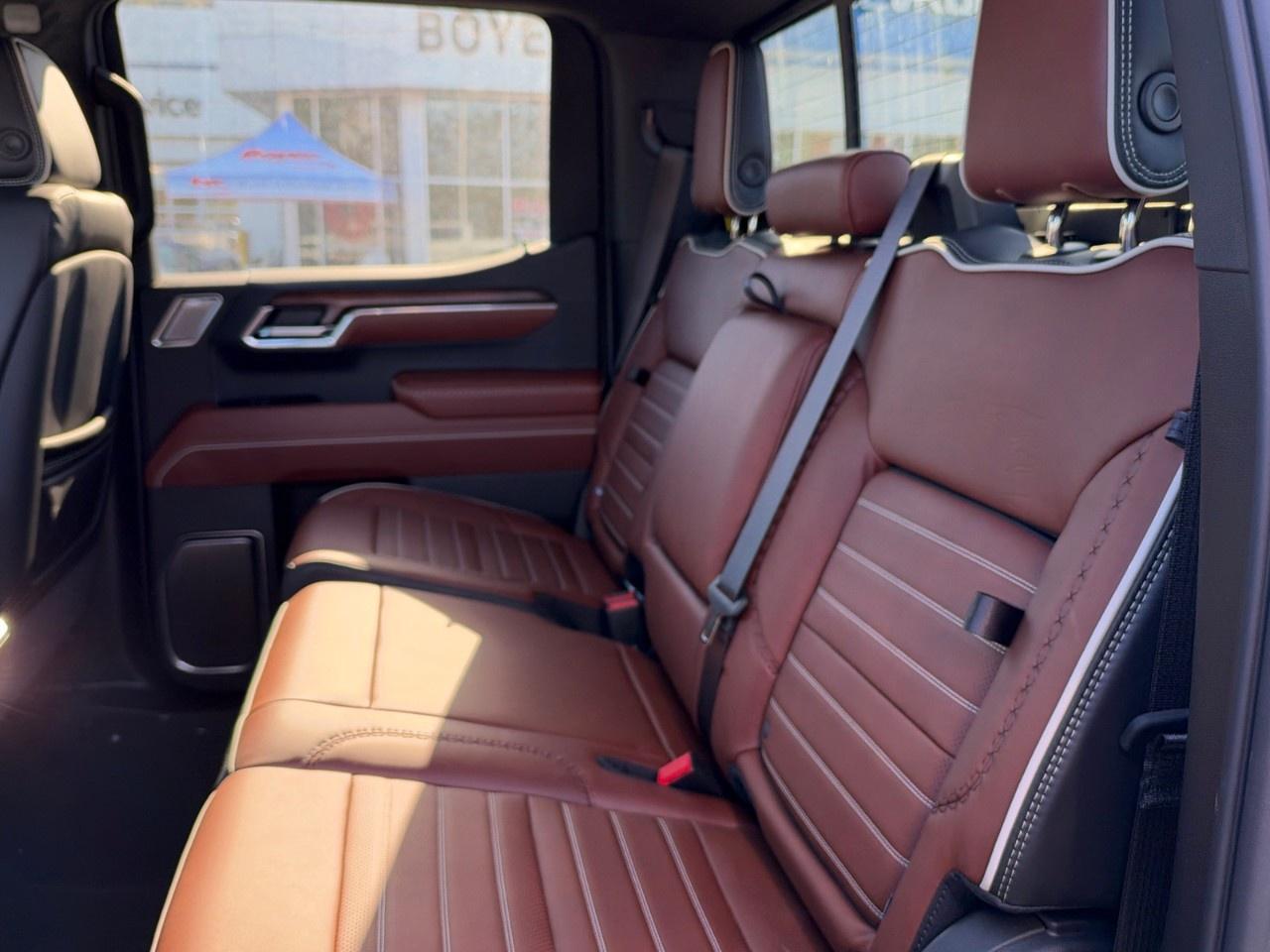 2026 GMC Sierra 1500 Crew Cab Short Box 4-Wheel Drive Denali Ultimate Photo