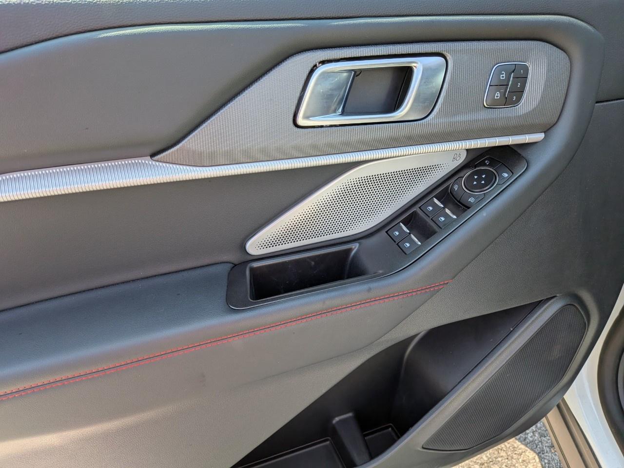 2025 Ford Explorer ST 4WD Photo