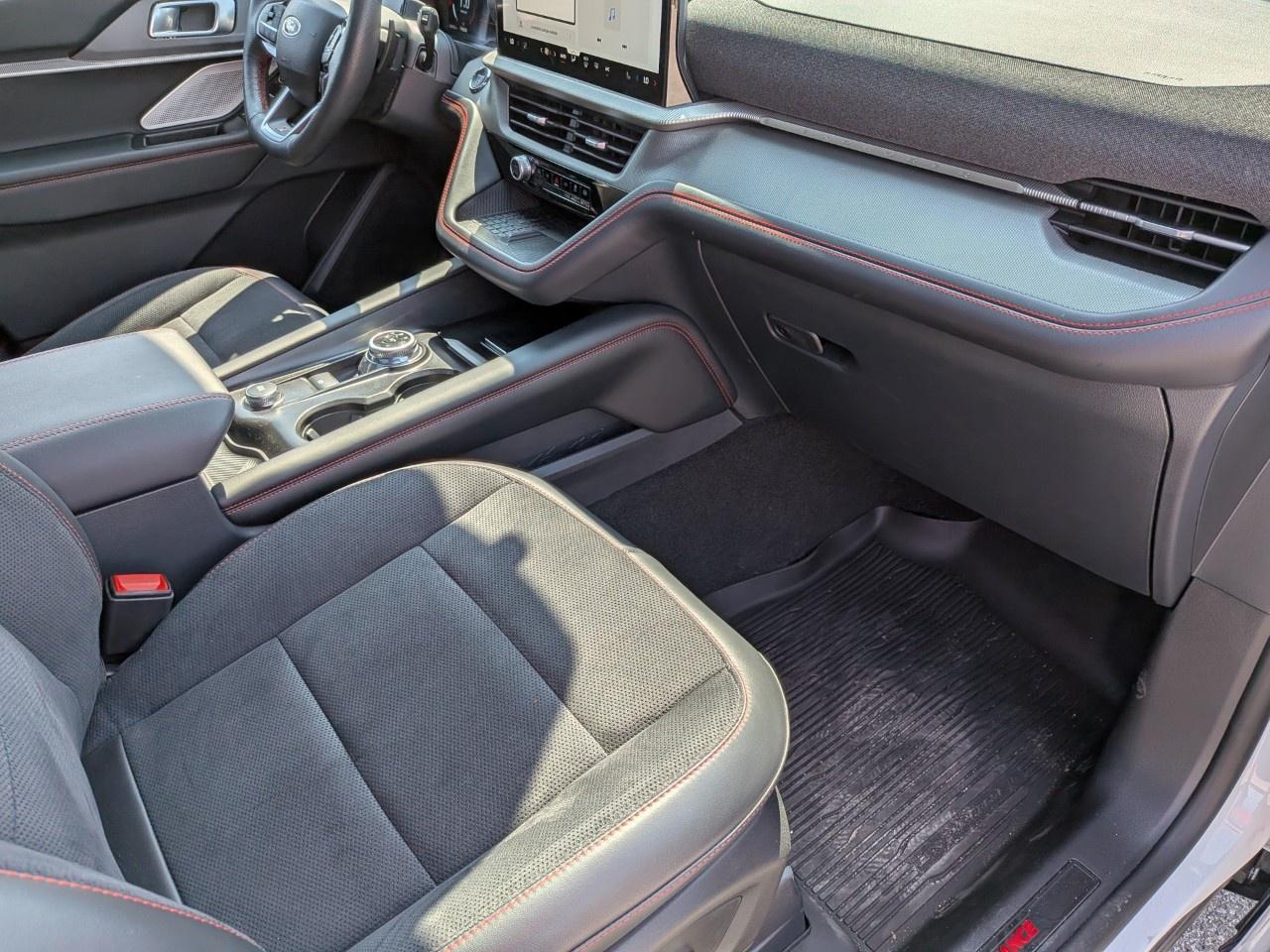 2025 Ford Explorer ST 4WD Photo