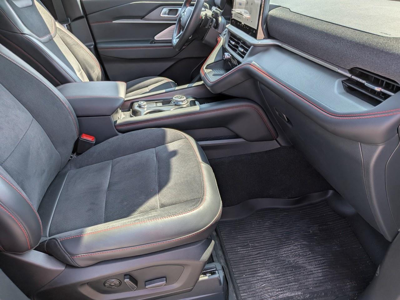 2025 Ford Explorer ST 4WD Photo