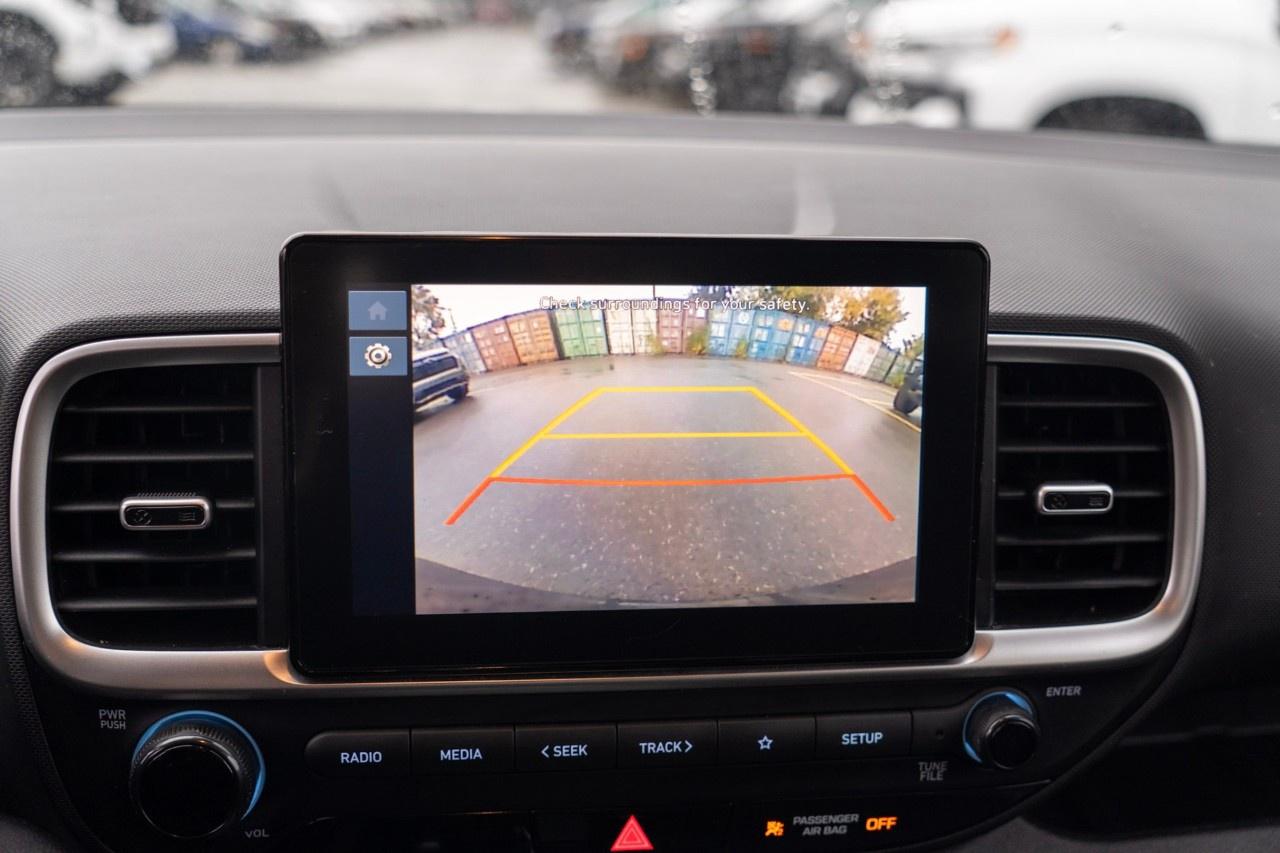 2025 Hyundai Venue Preferred IVT Photo