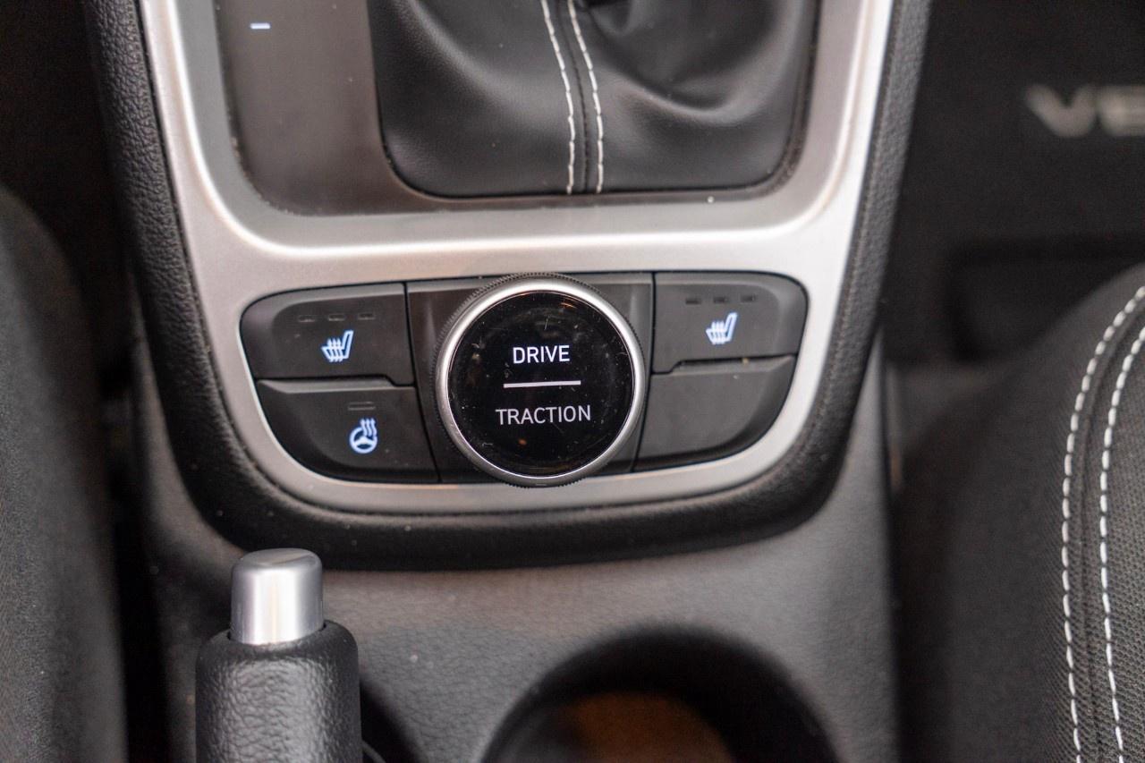 2025 Hyundai Venue Preferred IVT Photo
