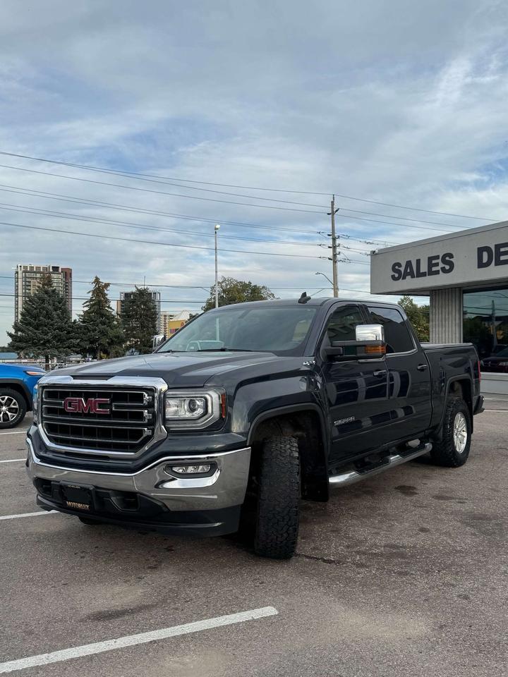 2017 GMC Sierra 1500 4WD Crew Cab 143.5 SLE Photo