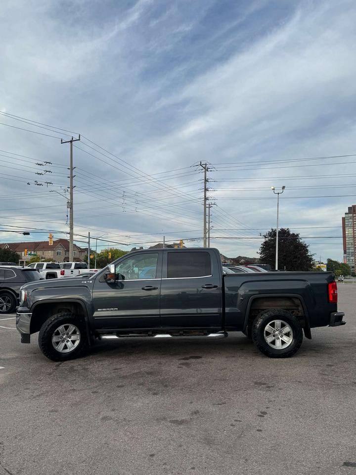 2017 GMC Sierra 1500 4WD Crew Cab 143.5 SLE Photo4