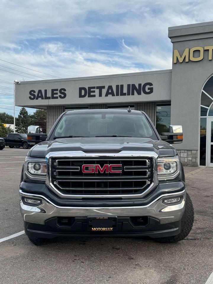 2017 GMC Sierra 1500 4WD Crew Cab 143.5 SLE Photo
