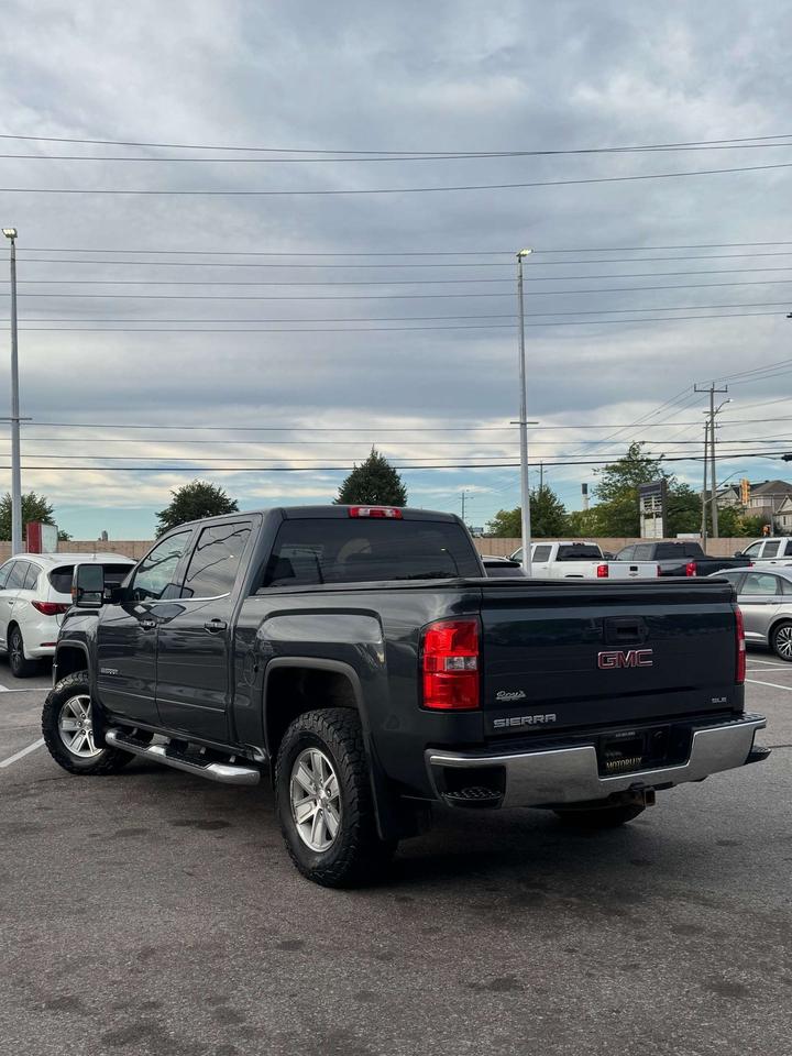 2017 GMC Sierra 1500 4WD Crew Cab 143.5 SLE Photo