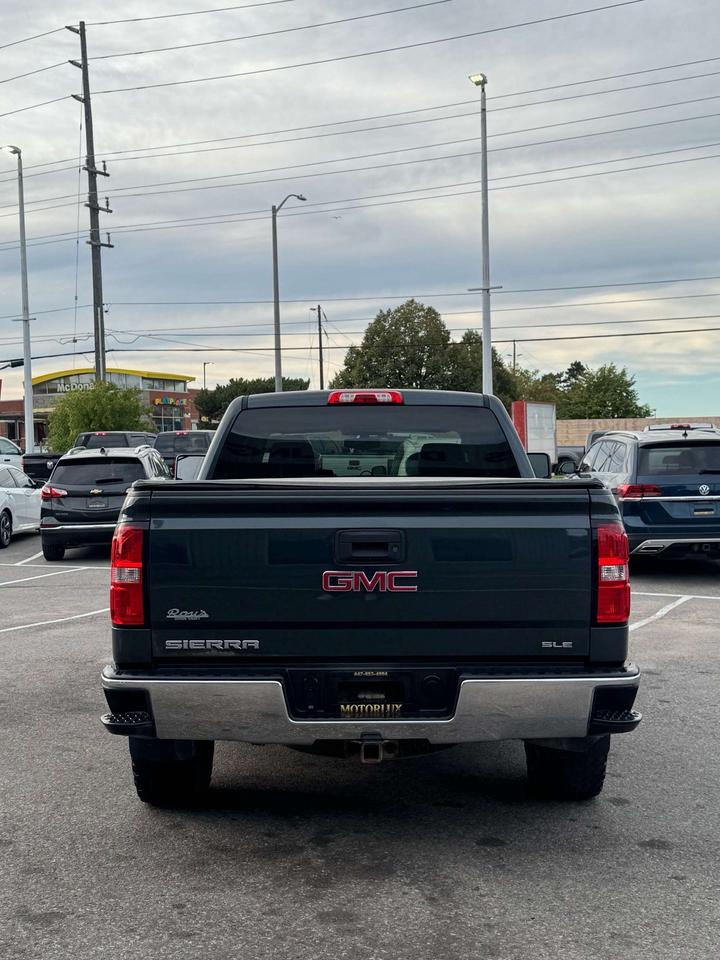 2017 GMC Sierra 1500 4WD Crew Cab 143.5 SLE Photo