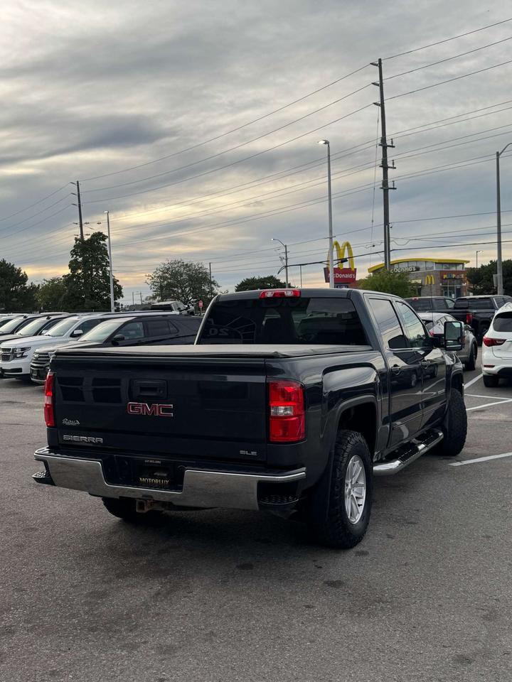 2017 GMC Sierra 1500 4WD Crew Cab 143.5 SLE Photo