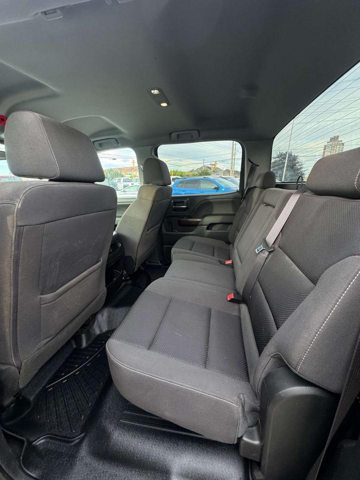 2017 GMC Sierra 1500 4WD Crew Cab 143.5 SLE Photo