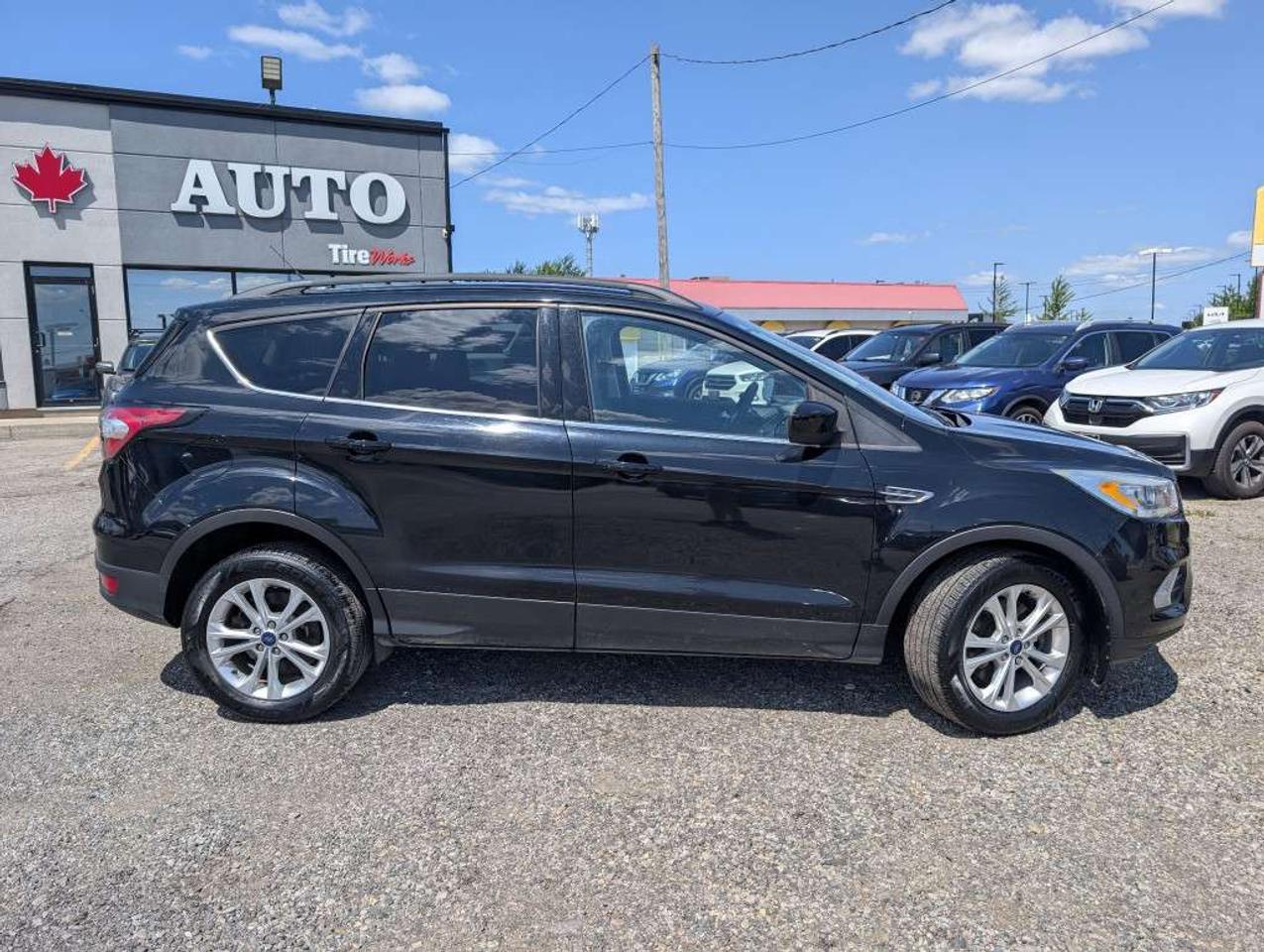 2017 Ford Escape SE 4WD   NAVI   CAMERA   HTD SEATS Photo