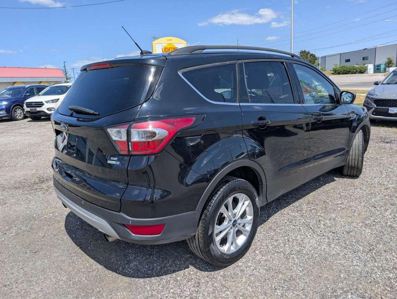 2017 Ford Escape SE 4WD   NAVI   CAMERA   HTD SEATS Photo
