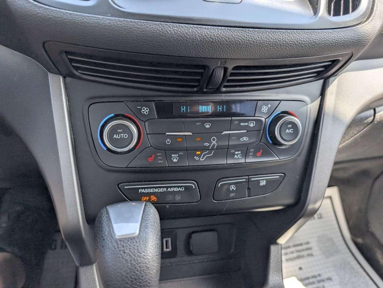 2017 Ford Escape SE 4WD   NAVI   CAMERA   HTD SEATS Photo
