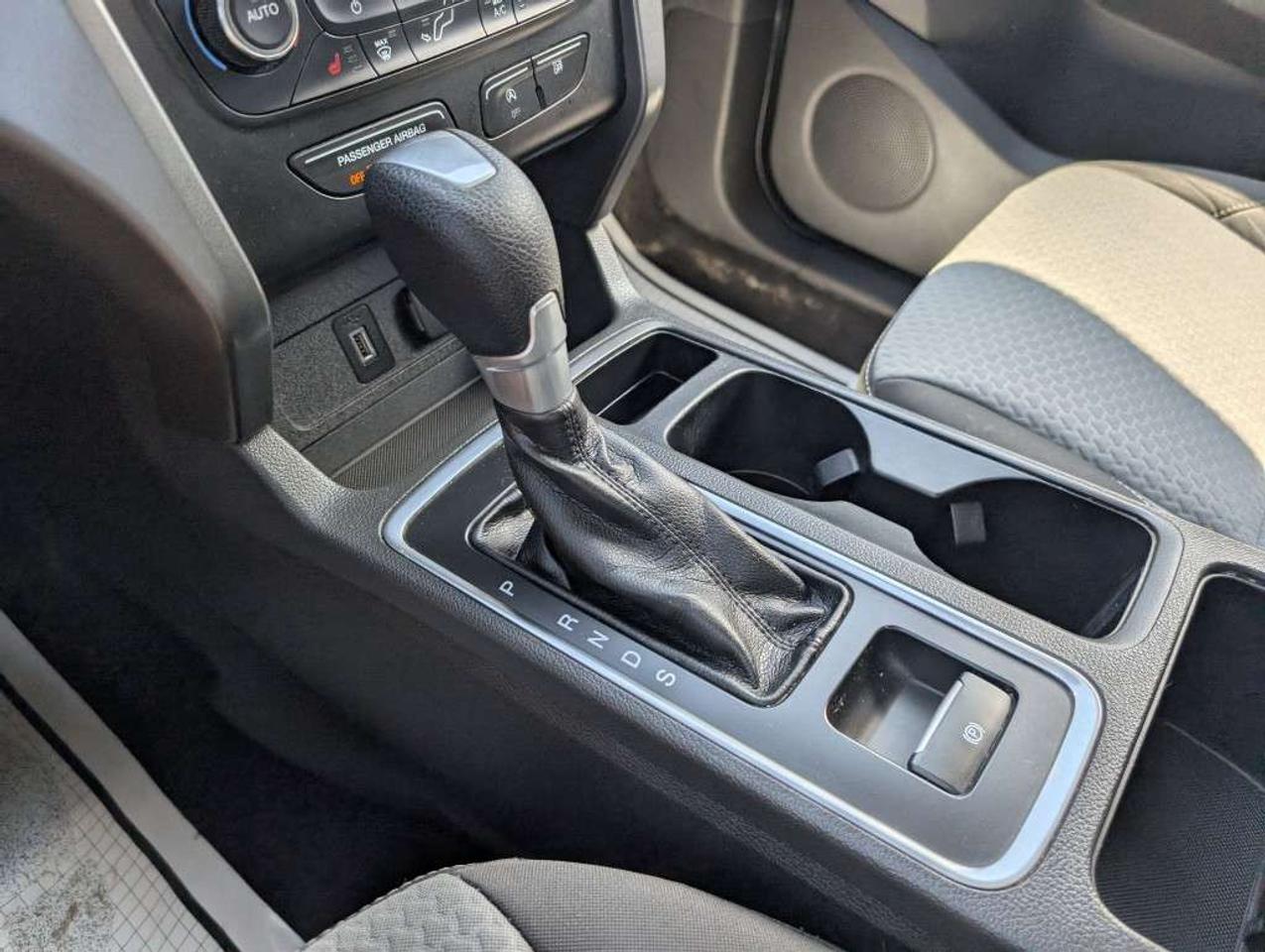 2017 Ford Escape SE 4WD   NAVI   CAMERA   HTD SEATS Photo