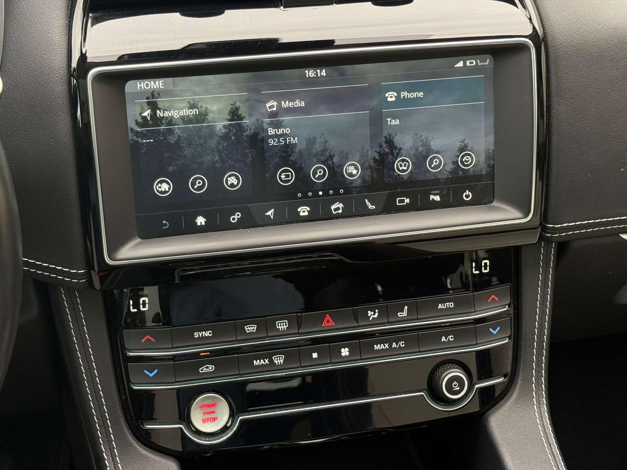 2019 Jaguar F-PACE No Accidents l 25T l R-Design l Prestige l AWD l Photo
