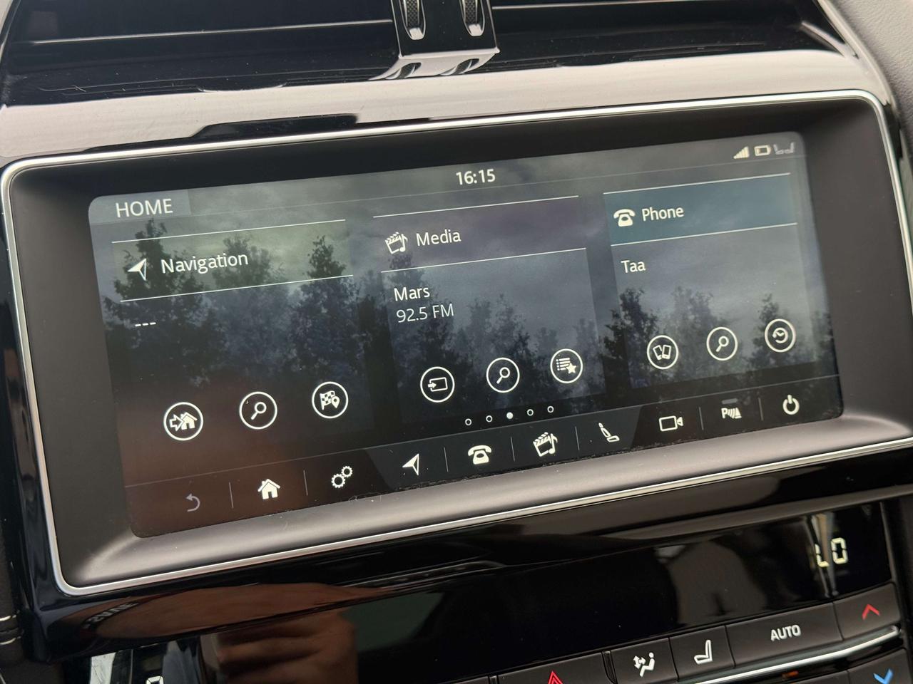 2019 Jaguar F-PACE No Accidents l 25T l R-Design l Prestige l AWD l Photo