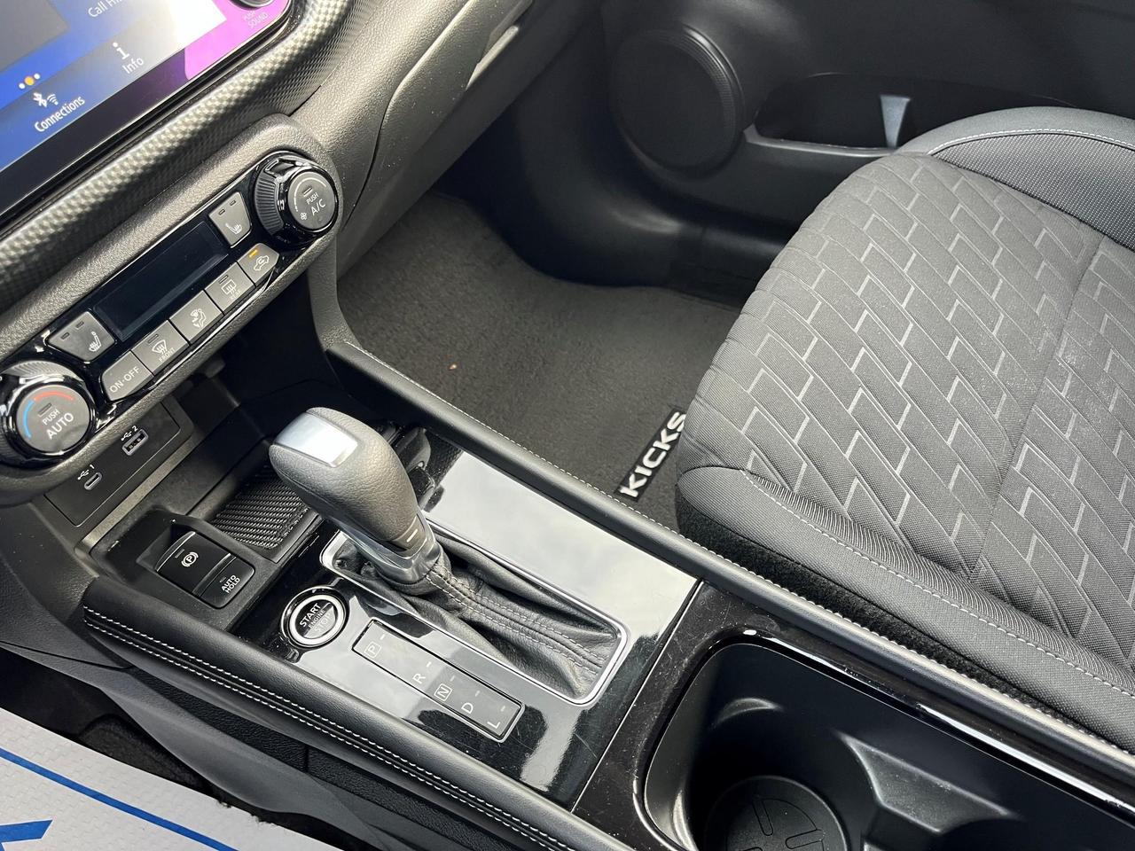 2022 Nissan Kicks SV 4dr Front-Wheel Drive Photo