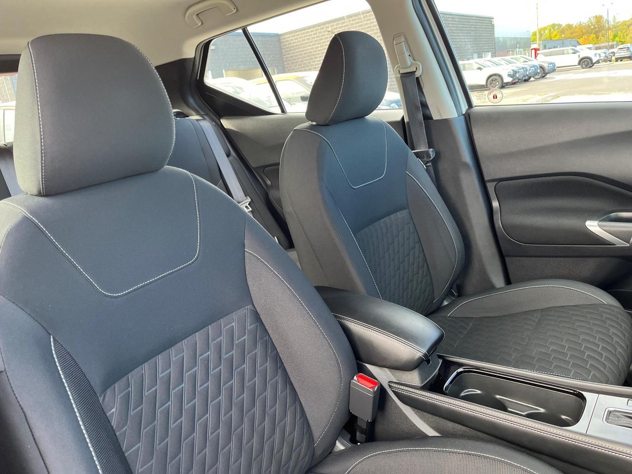 2022 Nissan Kicks SV 4dr Front-Wheel Drive Photo