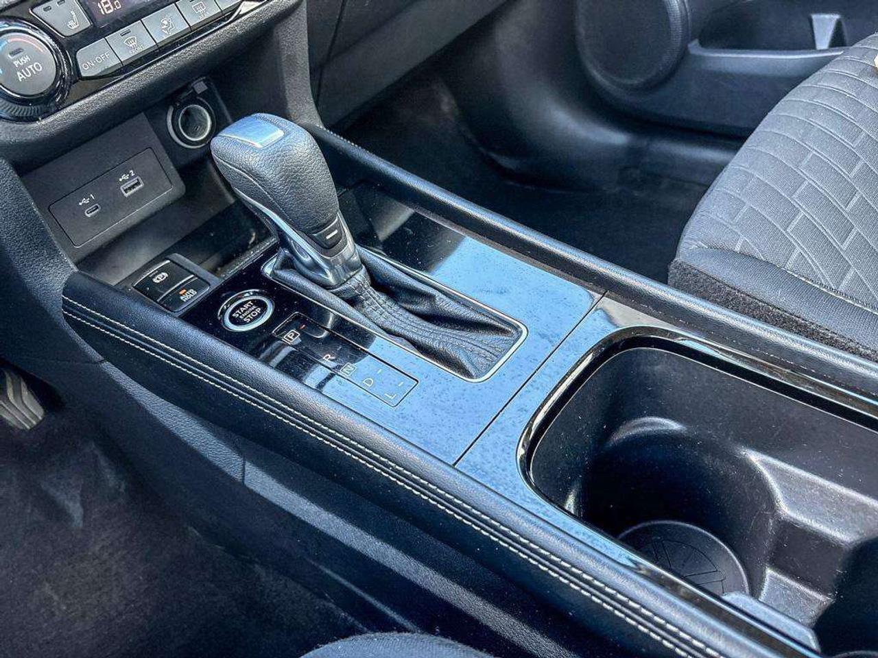 2023 Nissan Kicks SV   Apple Car Play   Android Auto   Heated Seats Photo