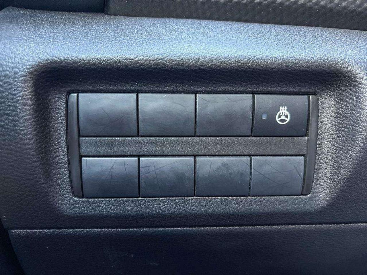 2023 Nissan Kicks SV   Apple Car Play   Android Auto   Heated Seats Photo