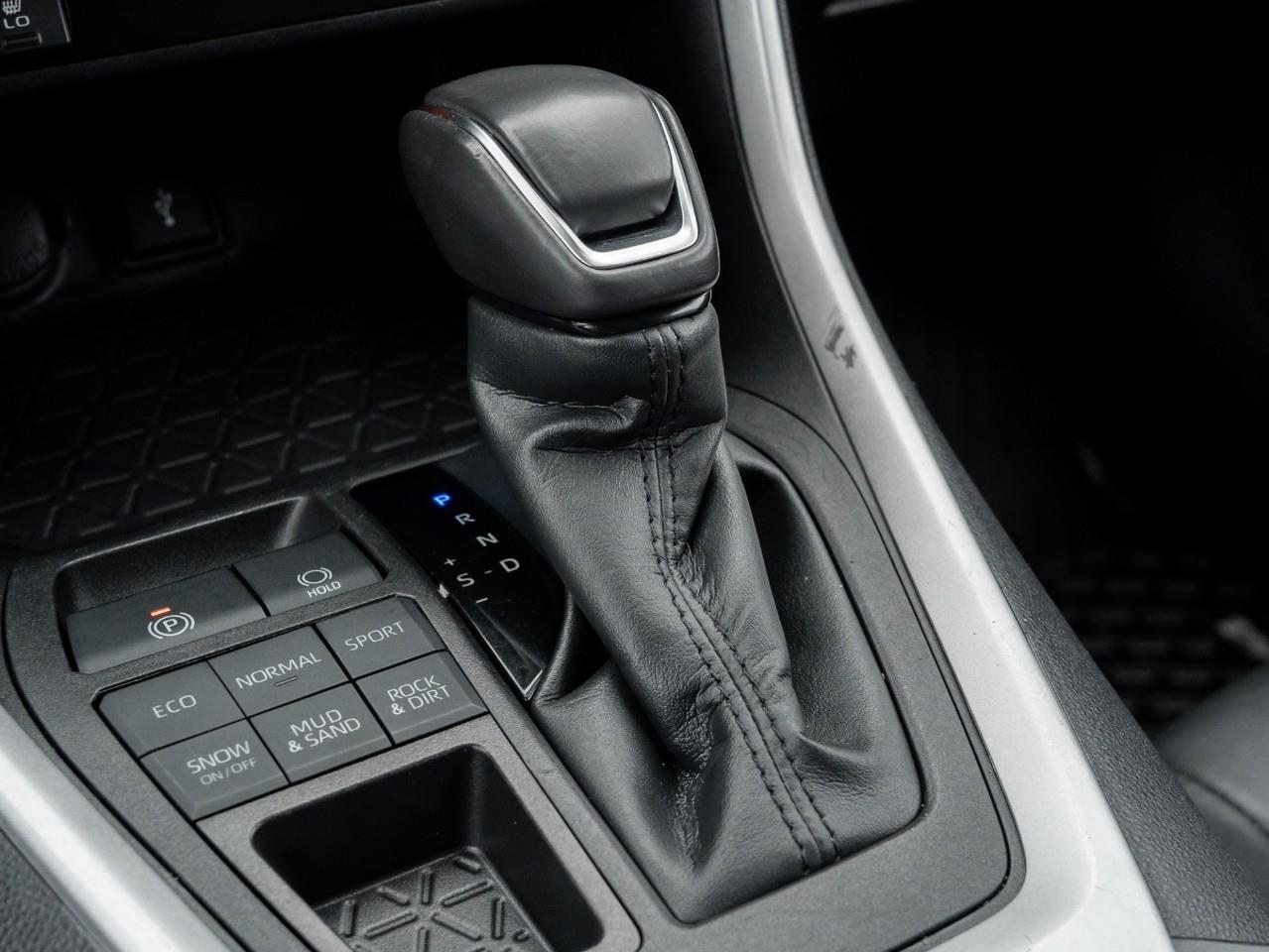 2022 Toyota RAV4 XLE 4dr All-wheel Drive Photo