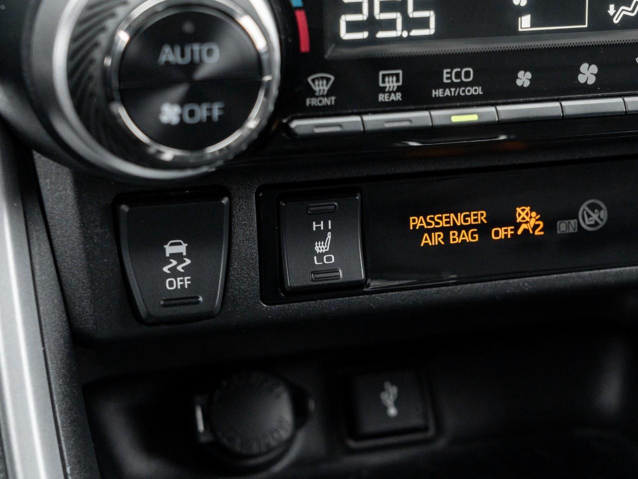 2022 Toyota RAV4 XLE 4dr All-wheel Drive Photo