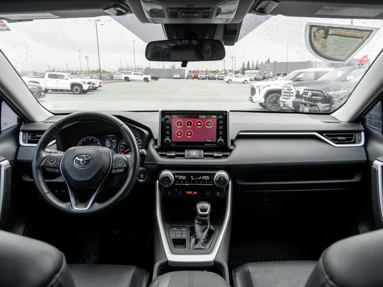 2022 Toyota RAV4 XLE 4dr All-wheel Drive Photo