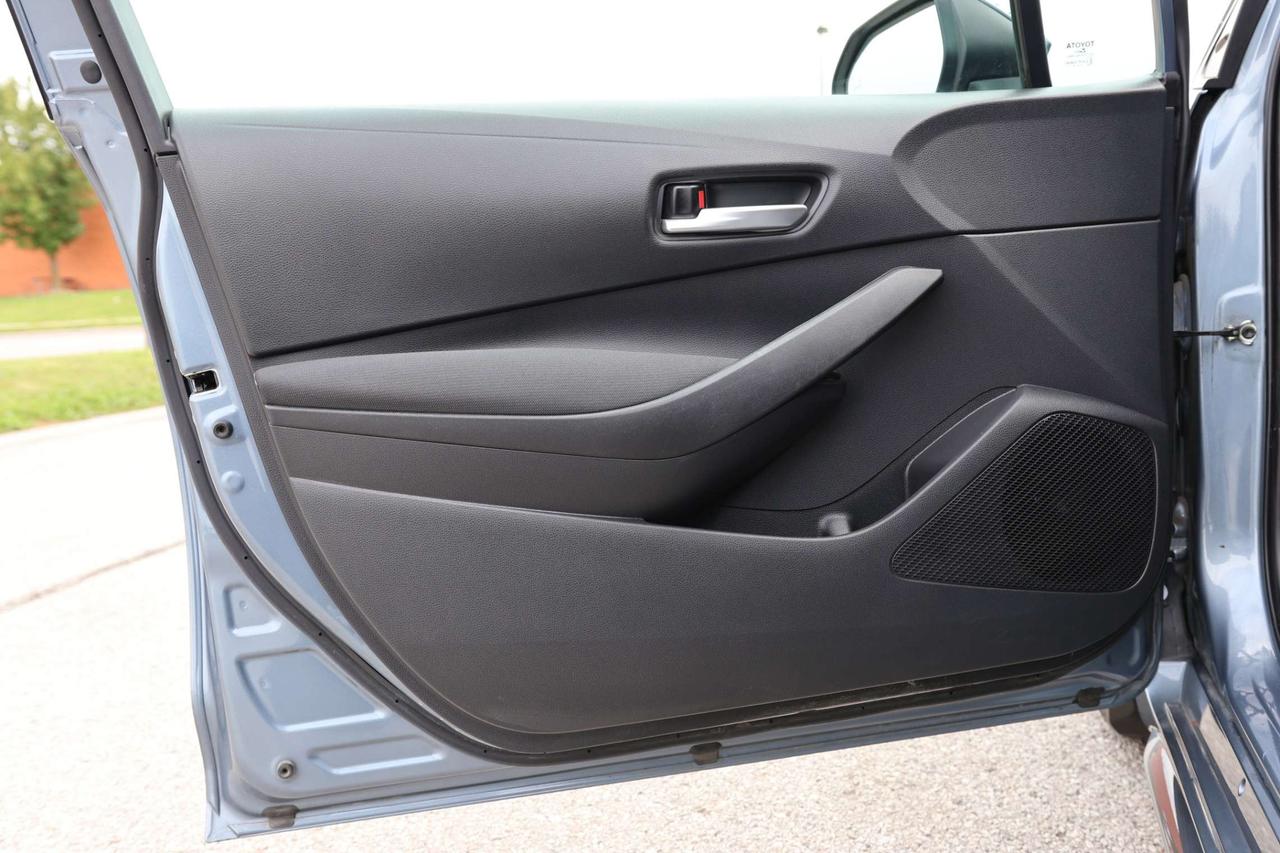 2020 Toyota Corolla LE-R STARTER/ADAPT CRUISE/BCAM/BLIS/FCW/LDW/H SEATS & STEERING/KEYLESS/CARPLAY/SUNROOF Photo