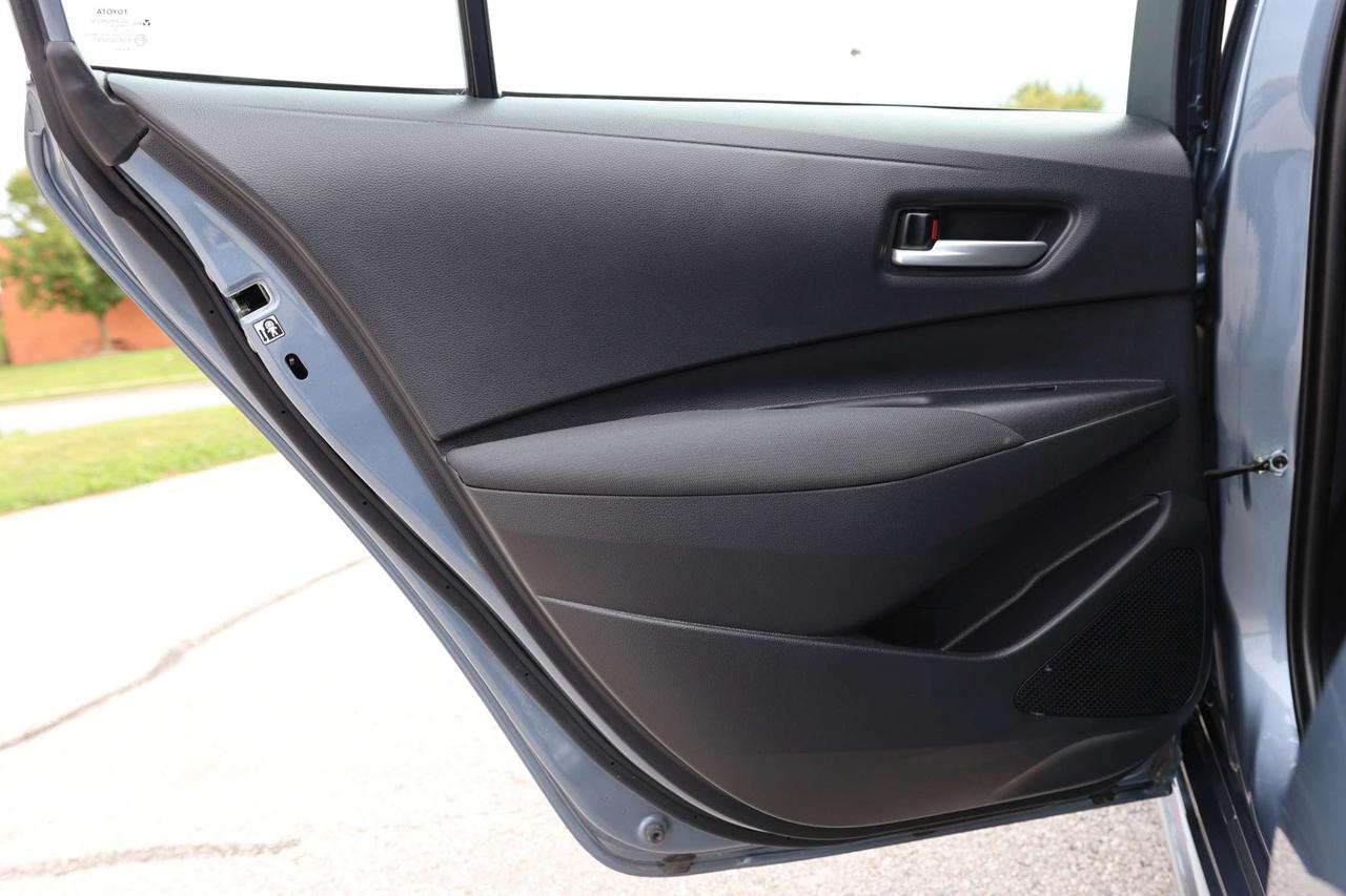2020 Toyota Corolla LE-R STARTER/ADAPT CRUISE/BCAM/BLIS/FCW/LDW/H SEATS & STEERING/KEYLESS/CARPLAY/SUNROOF Photo