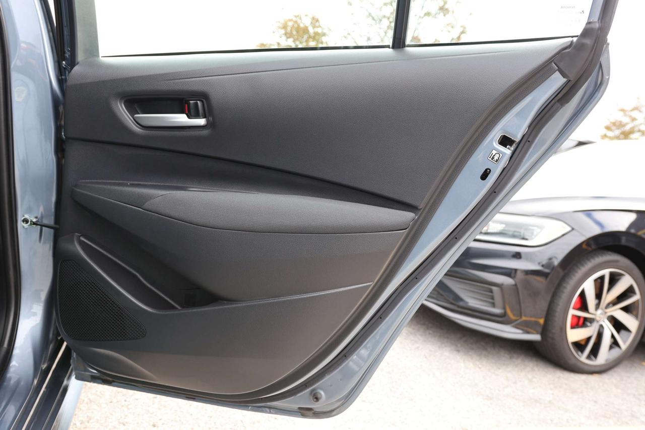 2020 Toyota Corolla LE-R STARTER/ADAPT CRUISE/BCAM/BLIS/FCW/LDW/H SEATS & STEERING/KEYLESS/CARPLAY/SUNROOF Photo