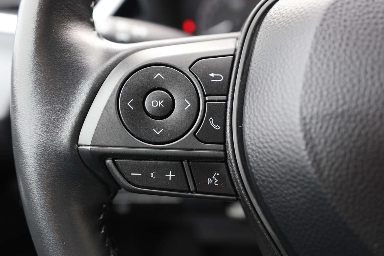 2020 Toyota Corolla LE-R STARTER/ADAPT CRUISE/BCAM/BLIS/FCW/LDW/H SEATS & STEERING/KEYLESS/CARPLAY/SUNROOF Photo