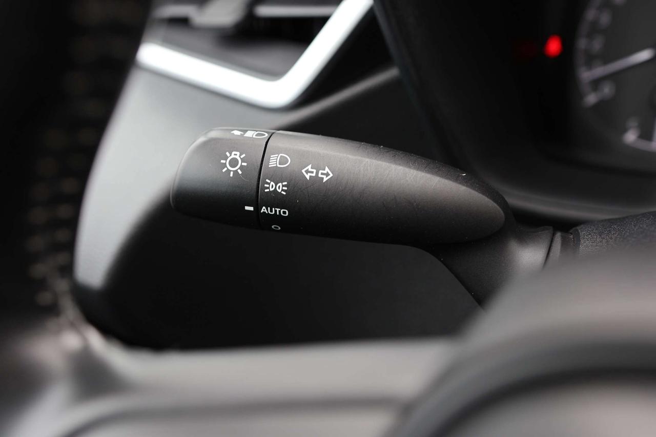2020 Toyota Corolla LE-R STARTER/ADAPT CRUISE/BCAM/BLIS/FCW/LDW/H SEATS & STEERING/KEYLESS/CARPLAY/SUNROOF Photo