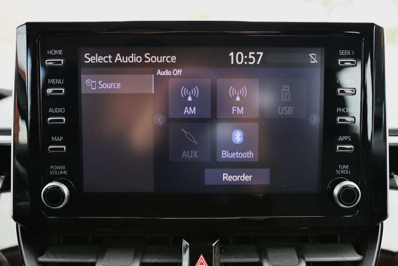 2020 Toyota Corolla LE-R STARTER/ADAPT CRUISE/BCAM/BLIS/FCW/LDW/H SEATS & STEERING/KEYLESS/CARPLAY/SUNROOF Photo