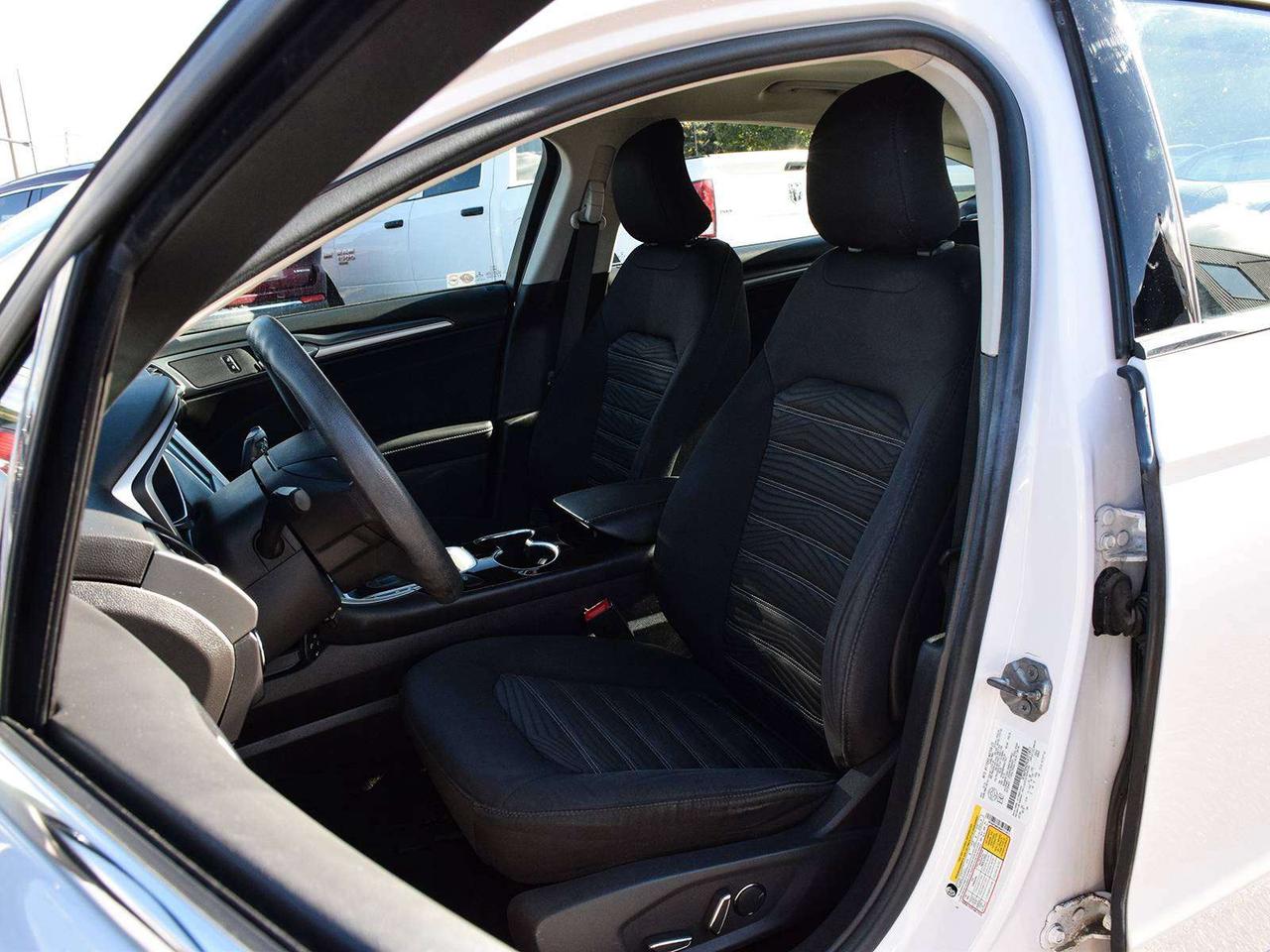 2016 Ford Fusion SE ~Nav ~Camera ~Heated Seats ~Bluetooth ~Alloys Photo