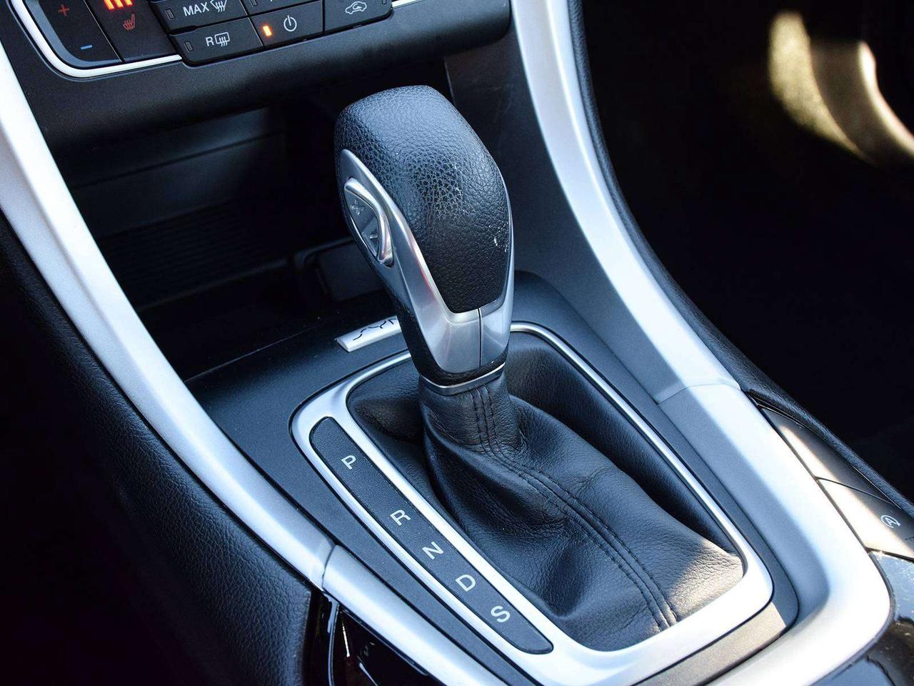 2016 Ford Fusion SE ~Nav ~Camera ~Heated Seats ~Bluetooth ~Alloys Photo