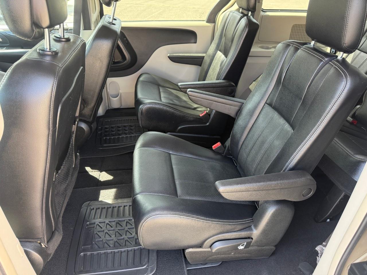 2015 Dodge Grand Caravan 4dr Wgn Crew Plus Photo