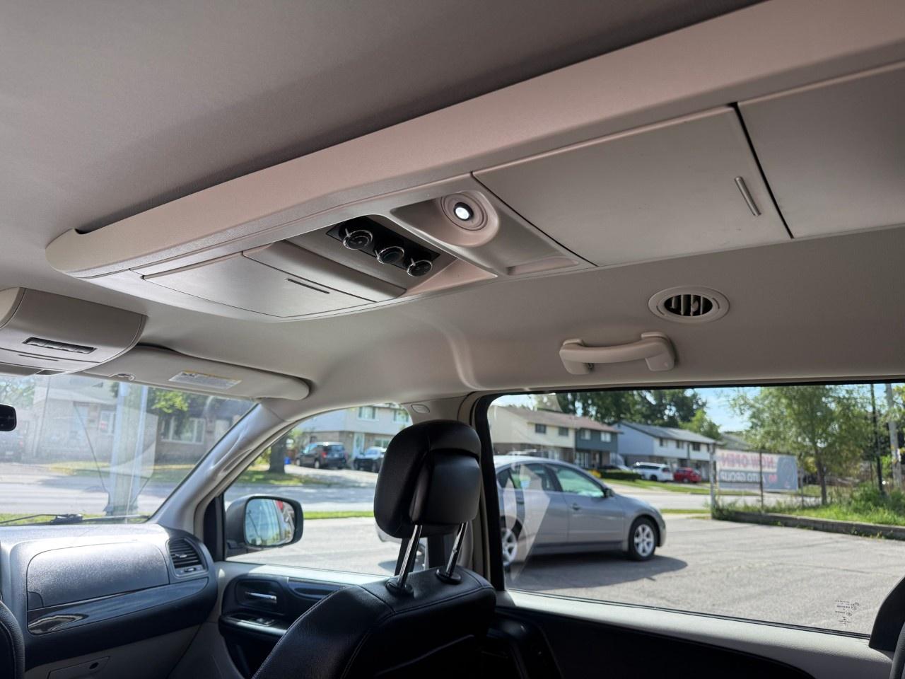 2015 Dodge Grand Caravan 4dr Wgn Crew Plus Photo