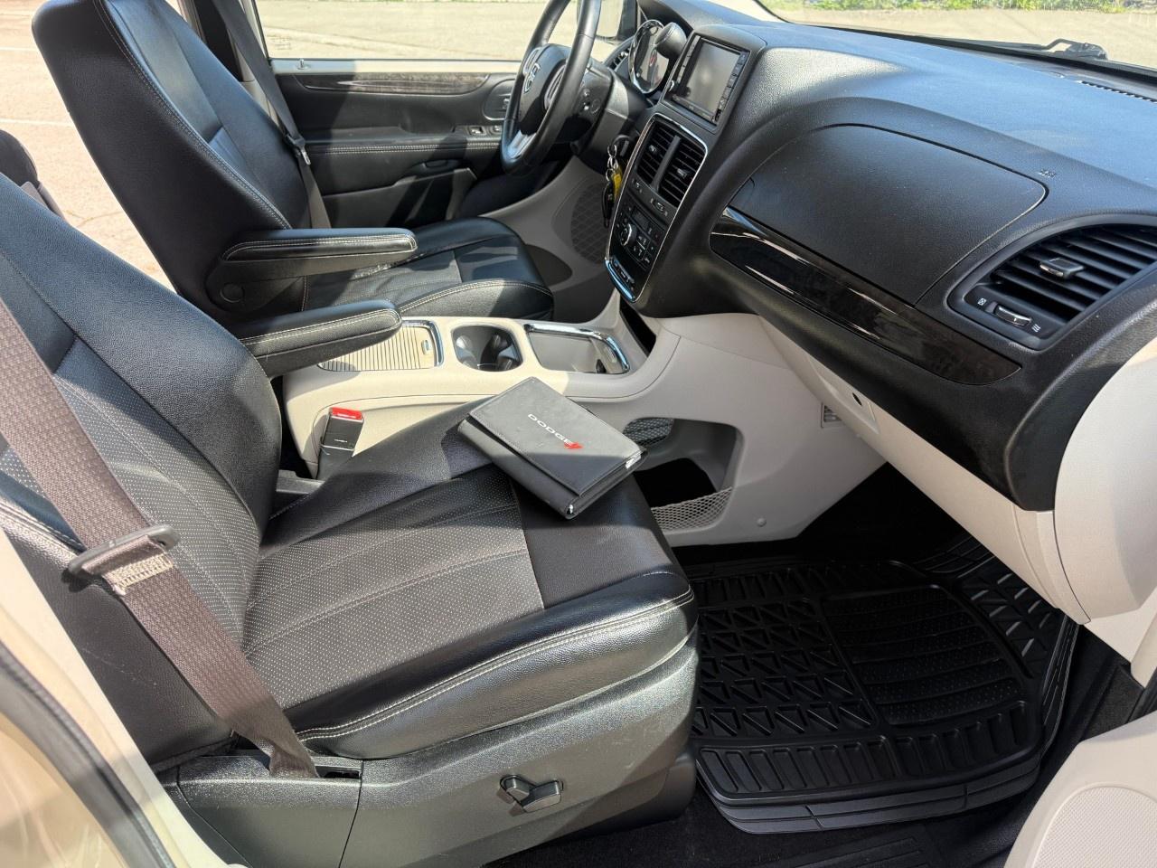 2015 Dodge Grand Caravan 4dr Wgn Crew Plus Photo