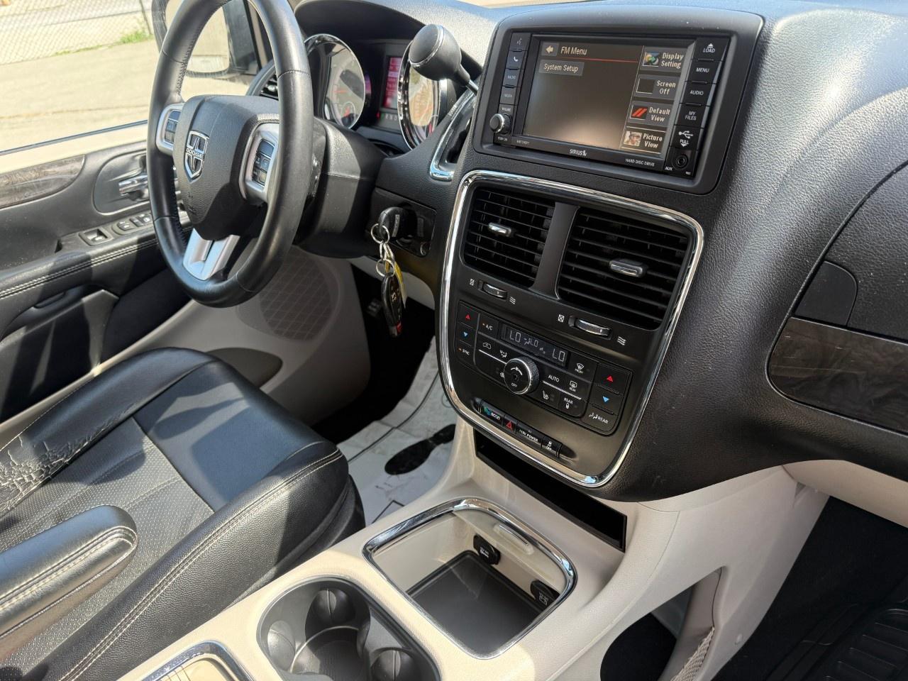 2015 Dodge Grand Caravan 4dr Wgn Crew Plus Photo