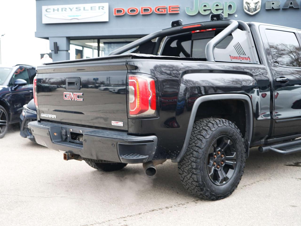 2017 GMC Sierra 1500 SLT Photo