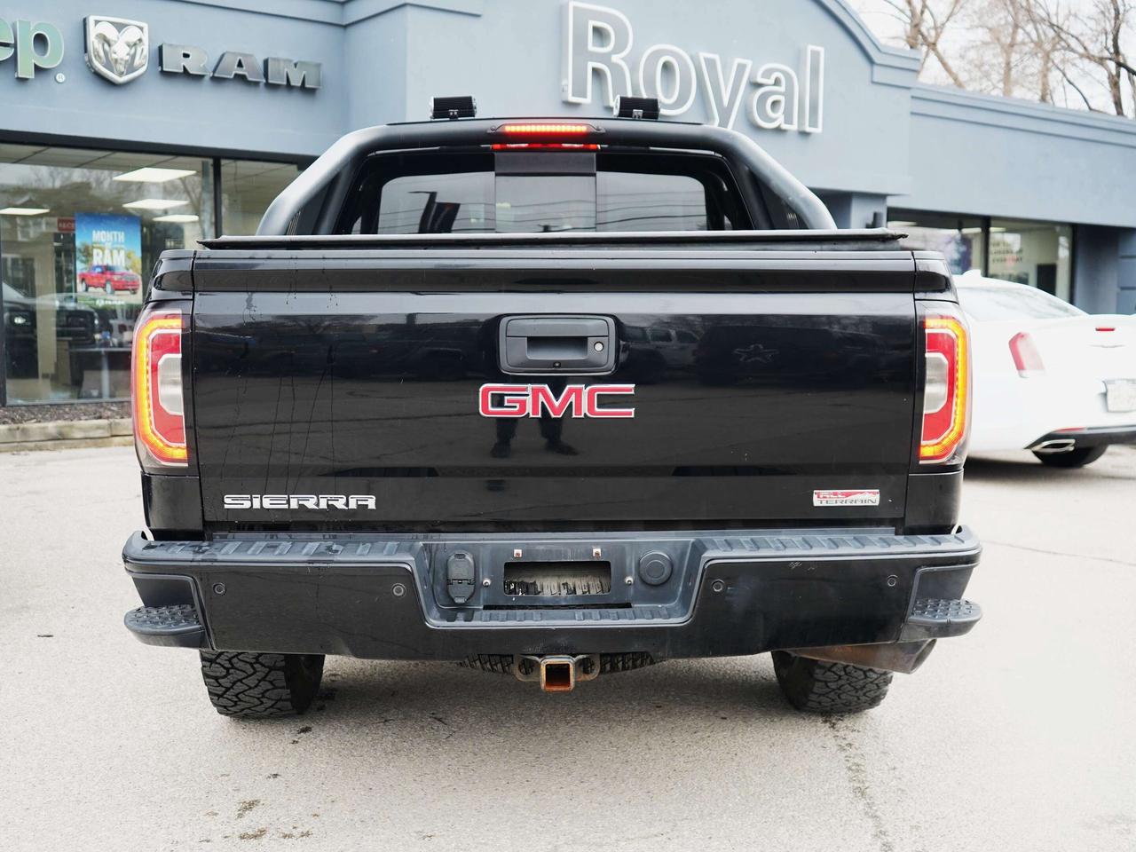 2017 GMC Sierra 1500 SLT Photo