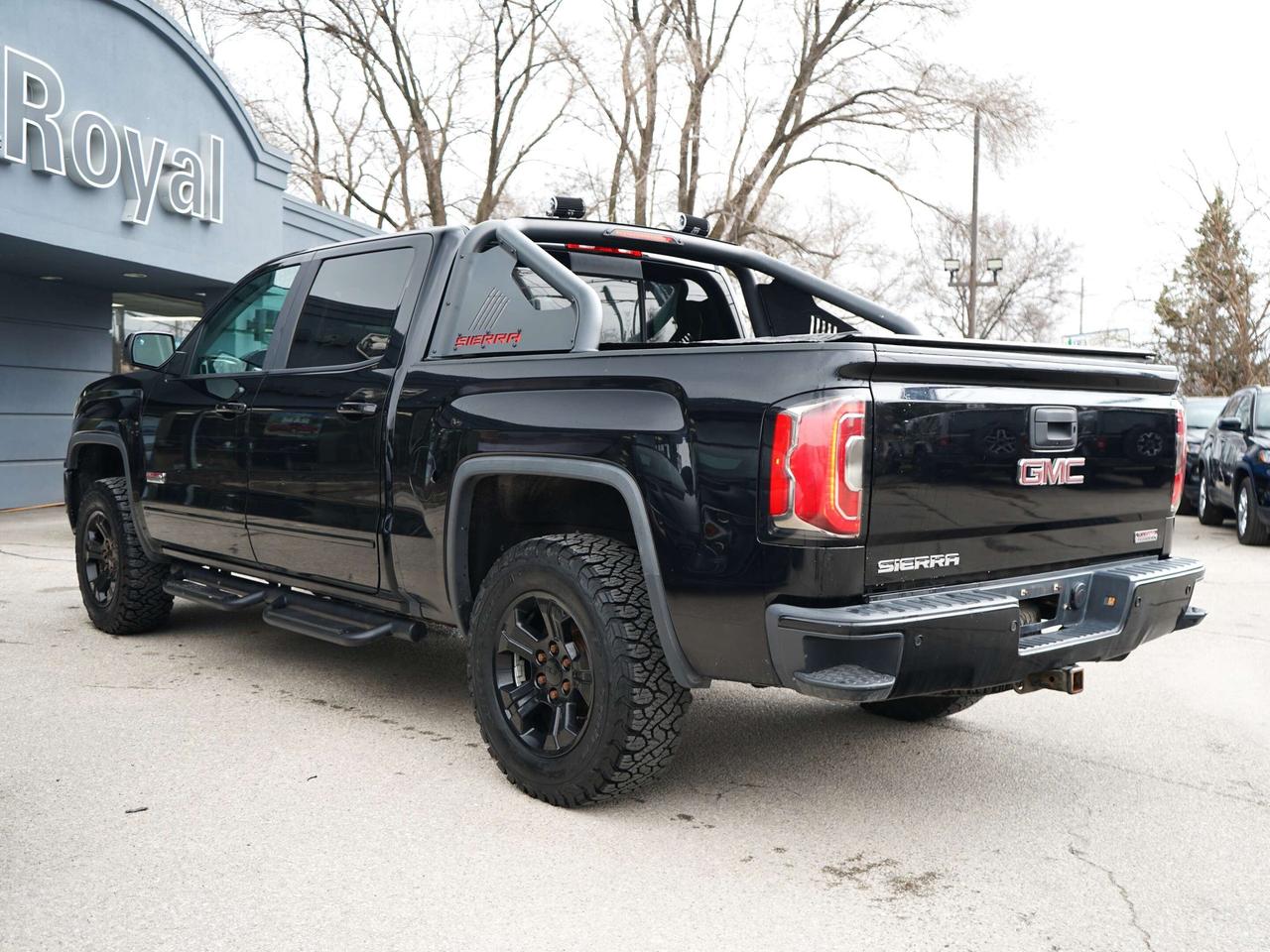 2017 GMC Sierra 1500 SLT Photo