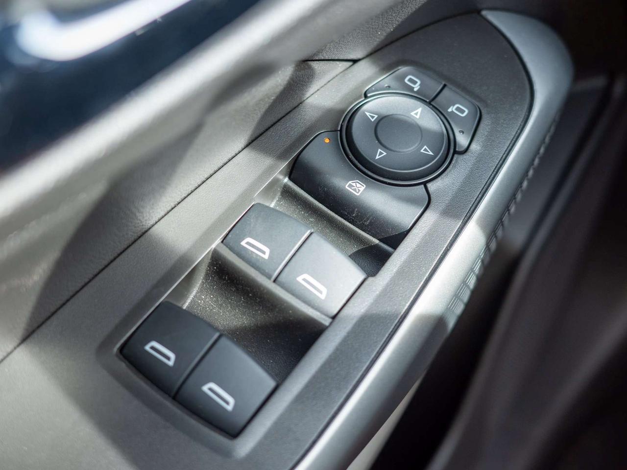 2025 Chevrolet Trax LS - Lane Keeping Assist   Remote Engine Start Photo