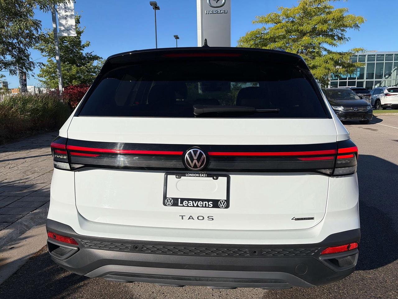 2026 Volkswagen Taos Comfortline Black Edition Photo3
