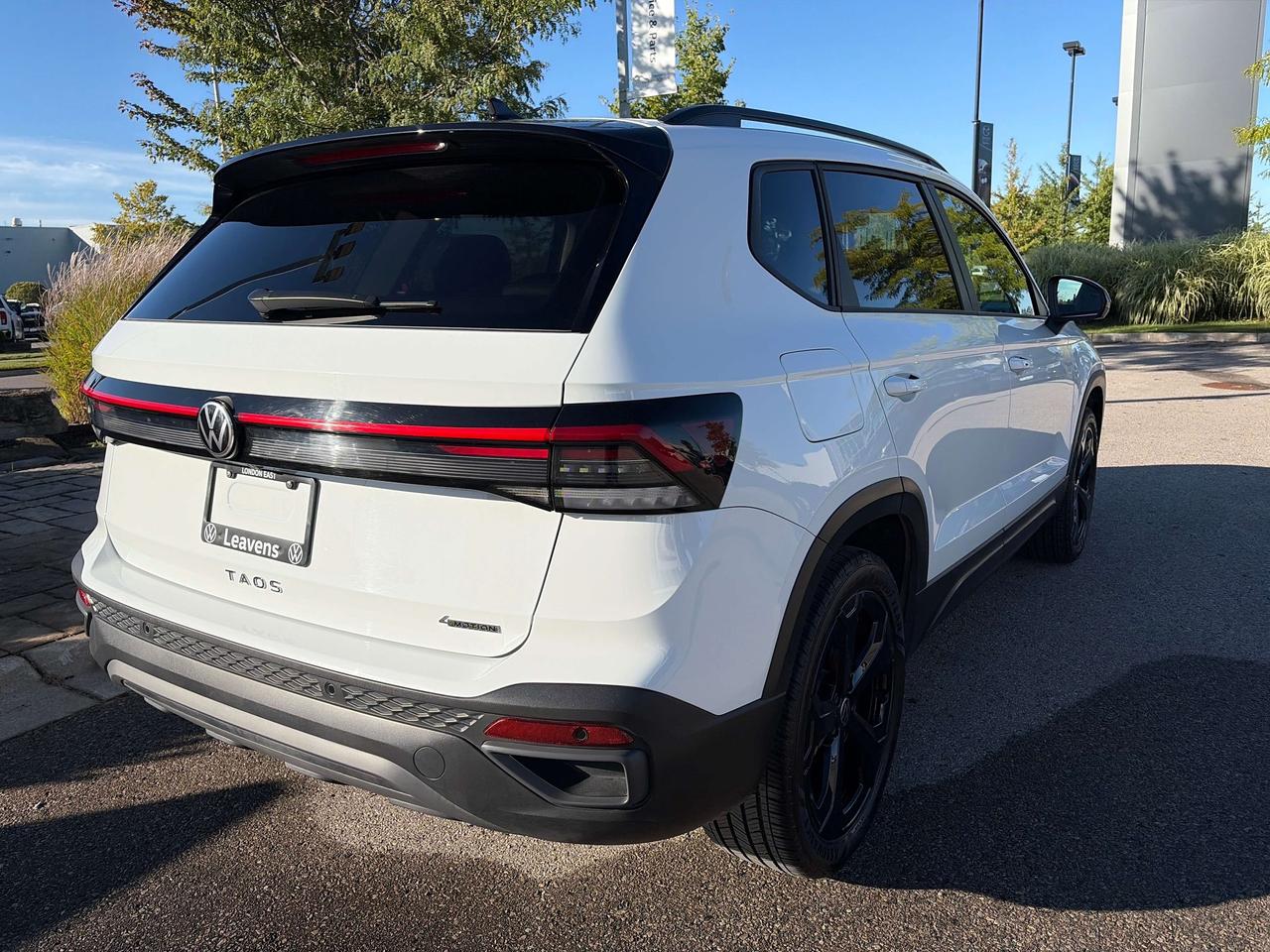 2026 Volkswagen Taos Comfortline Black Edition Photo