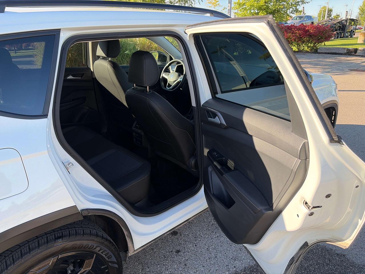 2026 Volkswagen Taos Comfortline Black Edition Photo